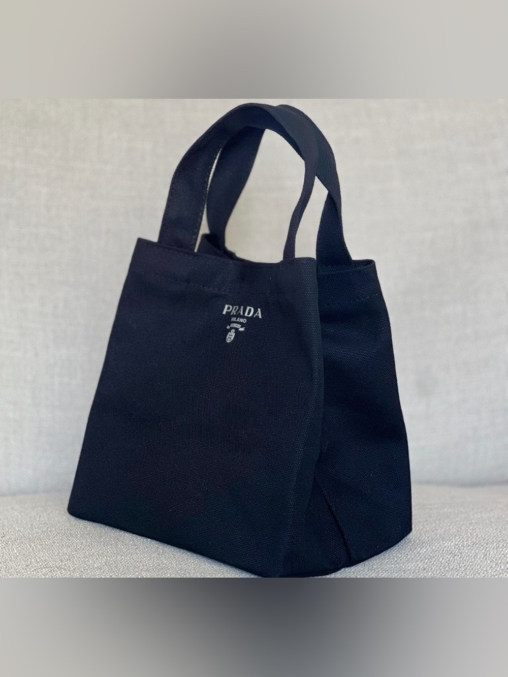 Prada Beauty Black Toilet
Pouch/Lunch Bag - Picture 5 of 10